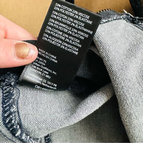 BDG Urban Outfitters Ruched Dipped Flare Jean
Women's 34 (18) - Picture 10 of 14